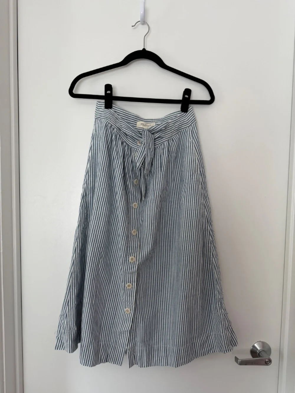 Madewell Palisade blue white striped tie button-front midi skirt, size 2